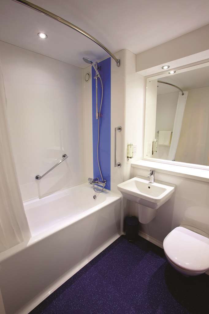 Travelodge Halifax Pokój zdjęcie